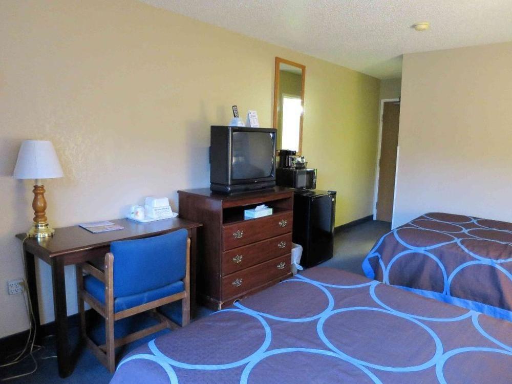 Super 8 By Wyndham Newburgh/West Point Stewart Intl Airport Motel Exterior foto