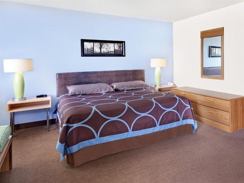Super 8 By Wyndham Newburgh/West Point Stewart Intl Airport Motel Exterior foto