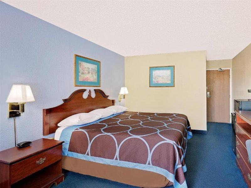 Super 8 By Wyndham Newburgh/West Point Stewart Intl Airport Motel Exterior foto