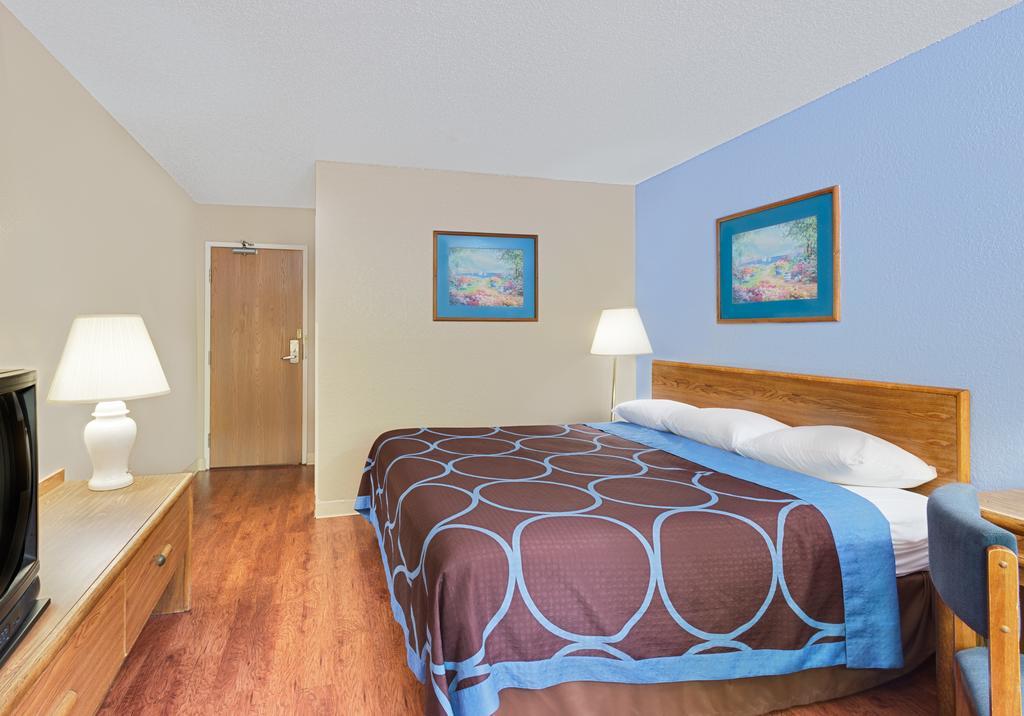 Super 8 By Wyndham Newburgh/West Point Stewart Intl Airport Motel Exterior foto