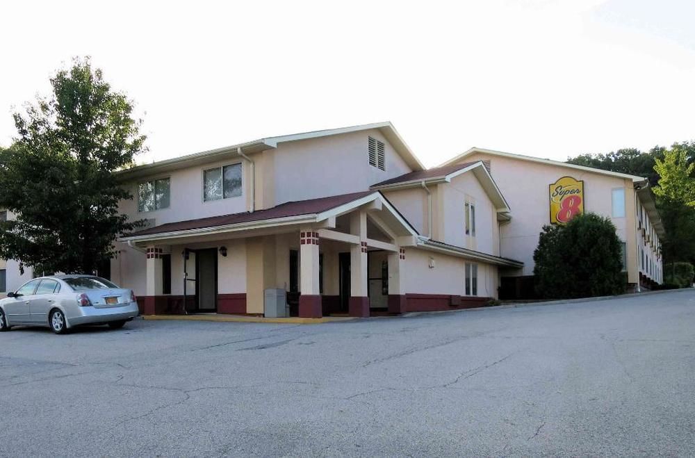 Super 8 By Wyndham Newburgh/West Point Stewart Intl Airport Motel Exterior foto