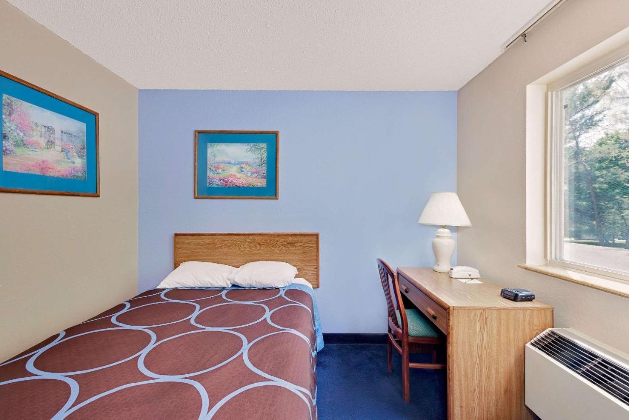 Super 8 By Wyndham Newburgh/West Point Stewart Intl Airport Motel Exterior foto